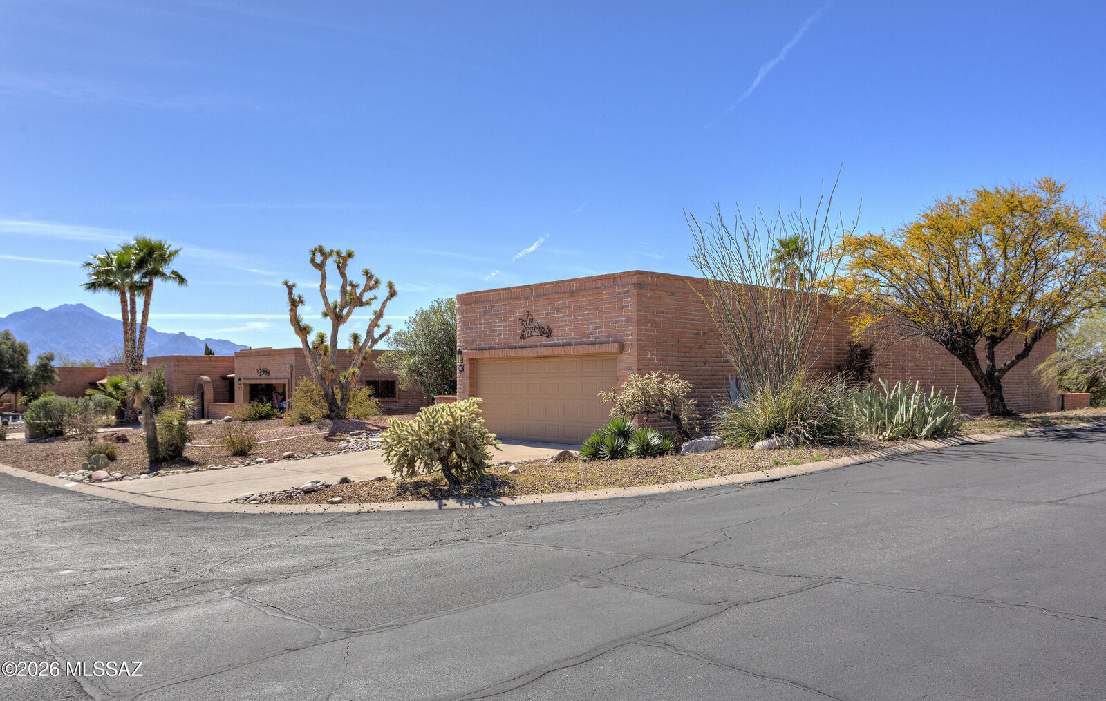 Property Photo:  1811 W Placita De Las Fincas  AZ 85622 
