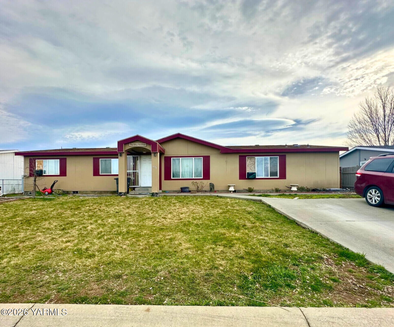 Property Photo:  6104 Crestfields Rd  WA 98903 