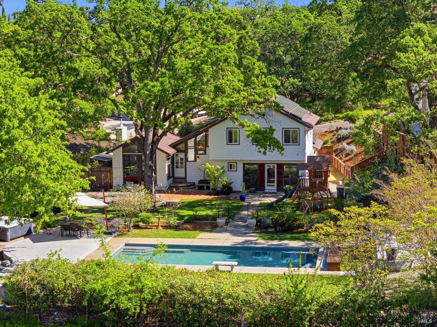 Property Photo:  215 Wykoff Drive  CA 95688 
