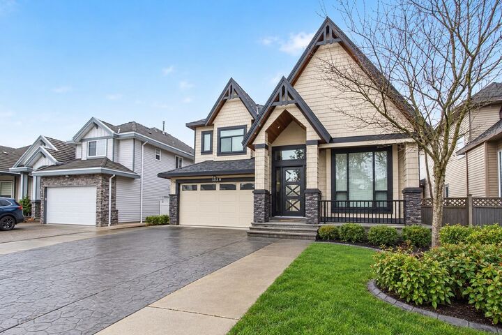 Photo de la propriété: 15648 82 Avenue BC V4N 0R8