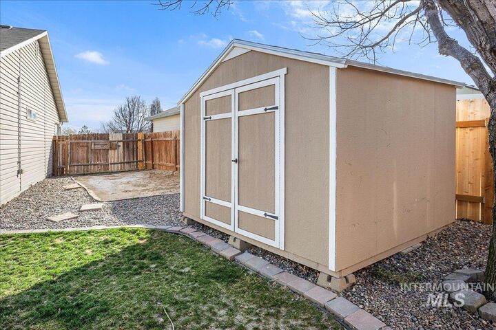 Property Photo: 533 W Palmer Dr ID 83686-8389