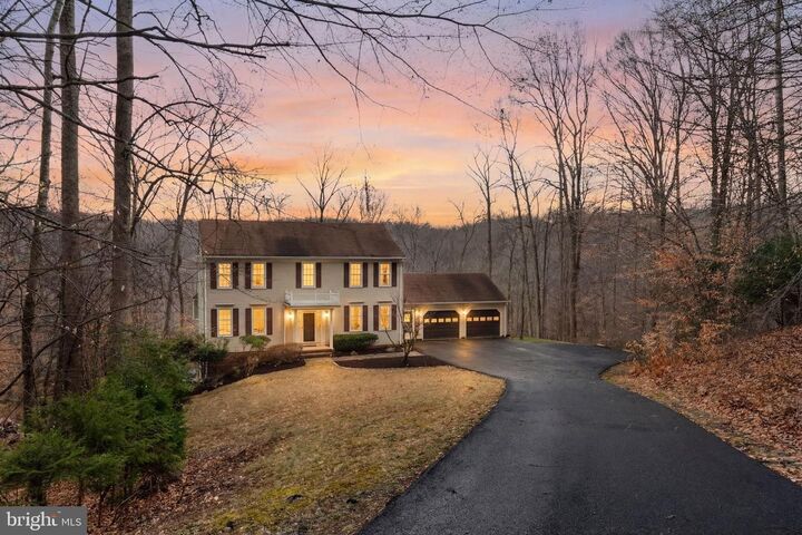 Property Photo:  5130 Cannon Bluff Drive  VA 22192 