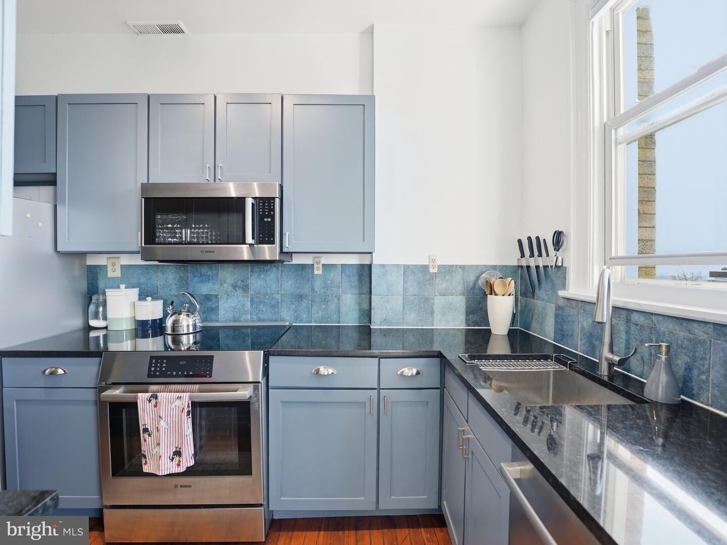 Property Photo: 1852 Columbia Road NW 603 DC 20009