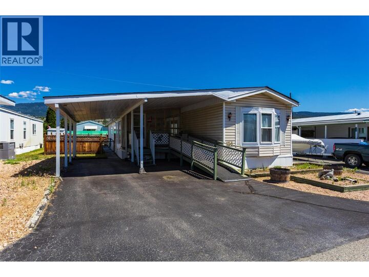 Property Photo: 720 Commonwealth Road 136 BC V4V 1R8
