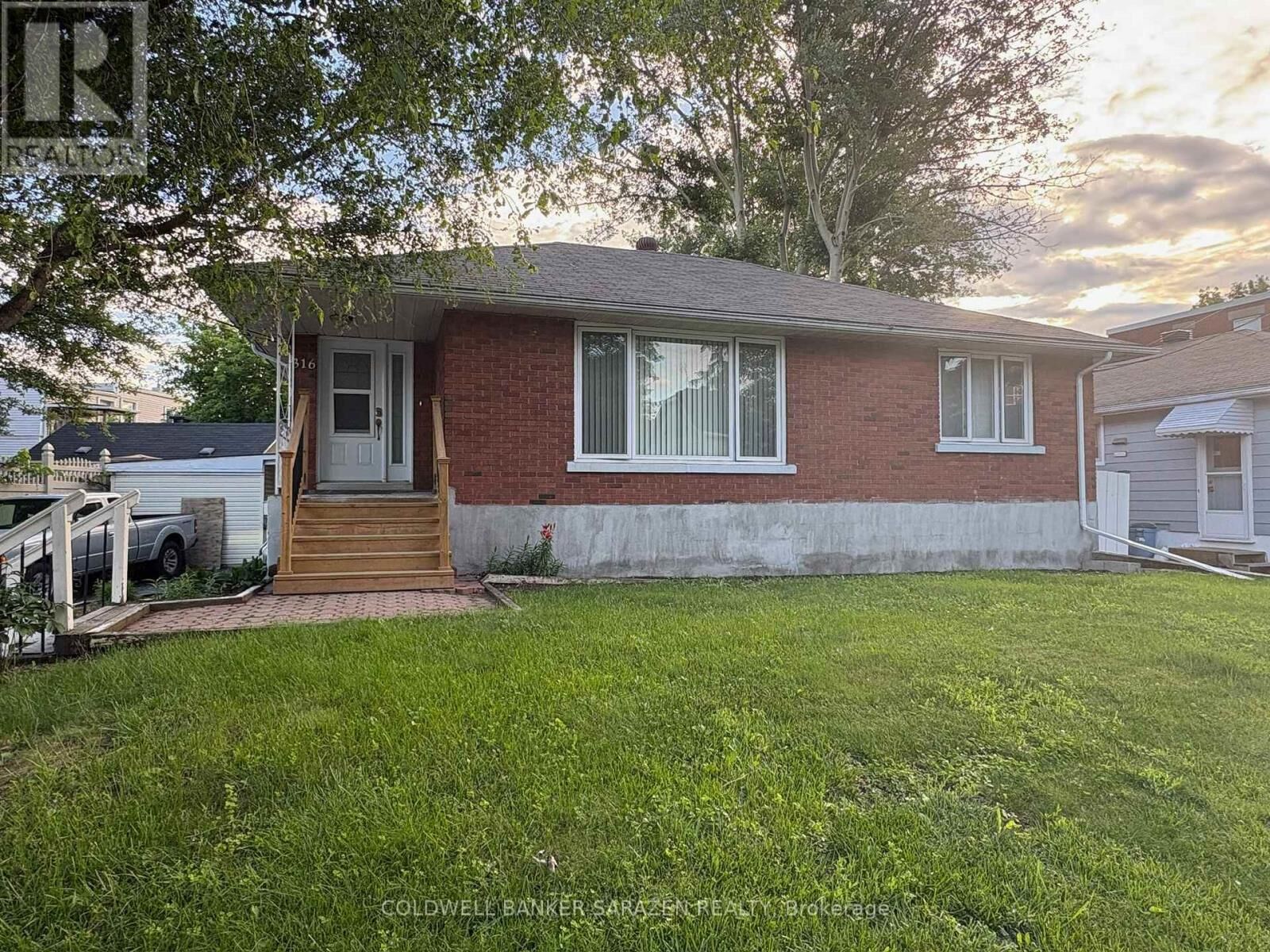 Property Photo:  316 Lafontaine Avenue  ON K1L 6X2 