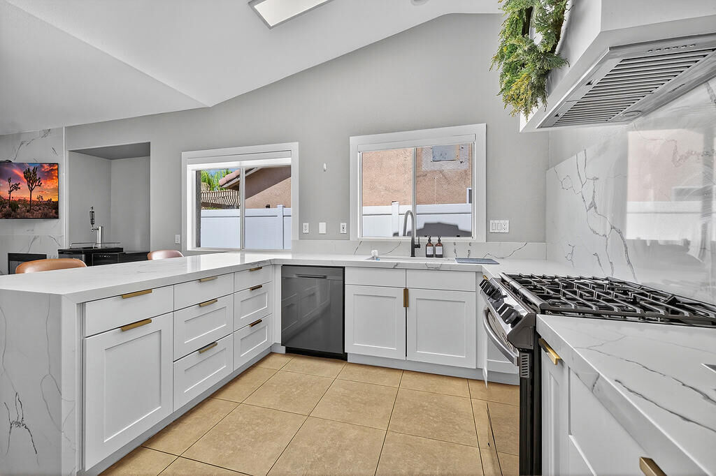 Property Photo:  37763 Colebridge Street  CA 92211 