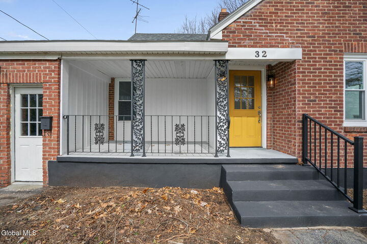 Property Photo: 32 Priscilla Lane NY 12306