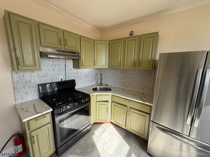 Property Photo:  486 Stuyvesant Ave 2  NJ 07111 