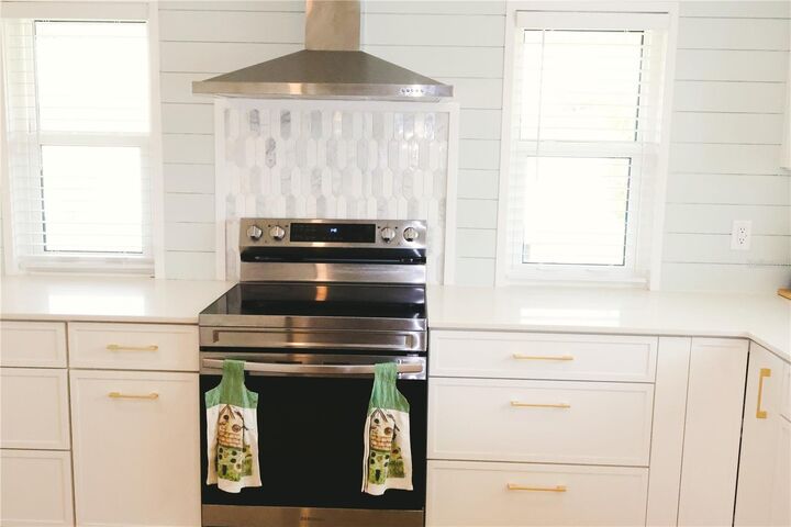 Property Photo: 361 Shamrock Boulevard FL 34293