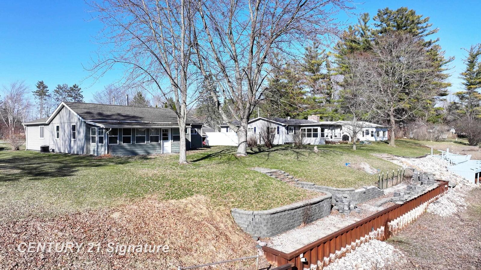 Property Photo:  1202 Janice Lane  MI 48612 