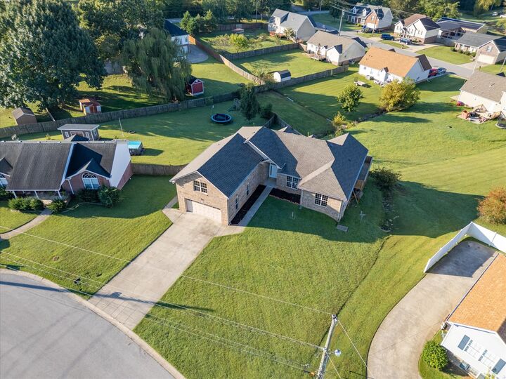 Property Photo:  1846 Rapids Ct  TN 37040 