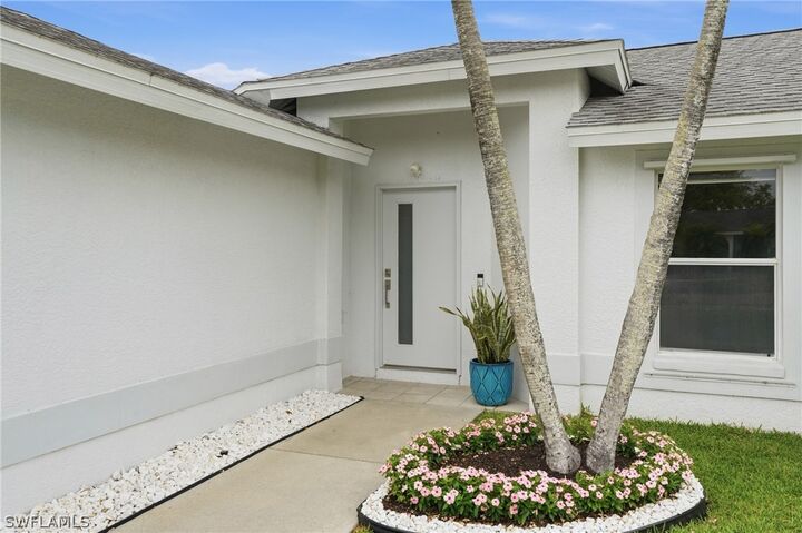 Property Photo:  750 Cherry Blossom Court  FL 34120 