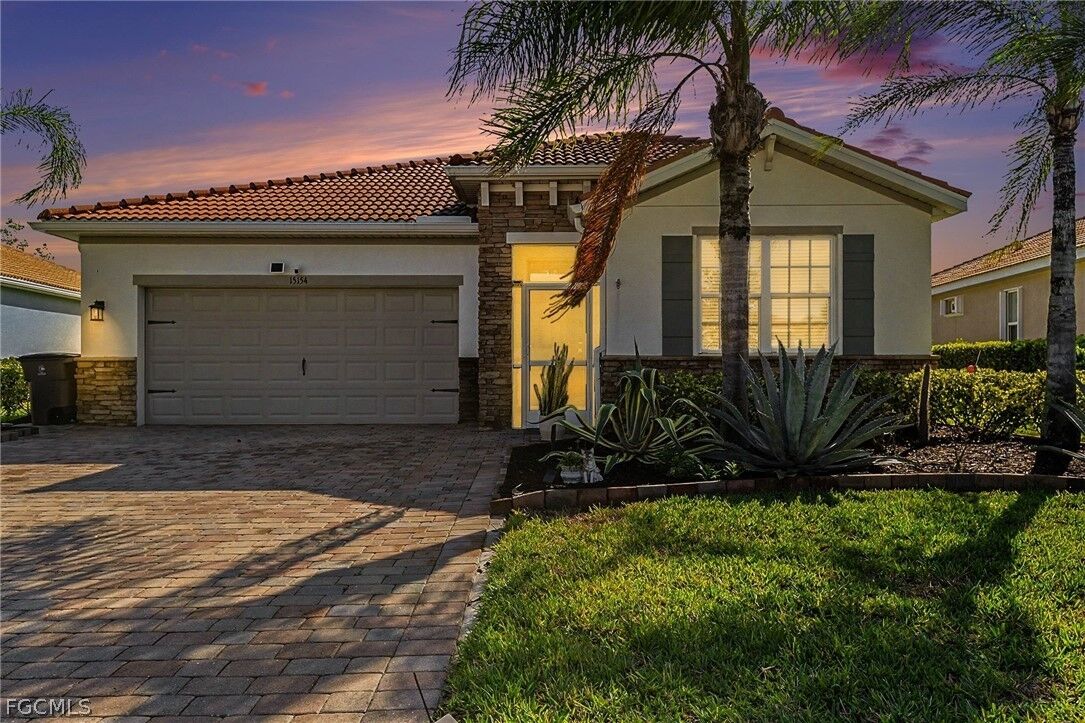 Property Photo:  15154 Yellow Wood Drive  FL 33920 