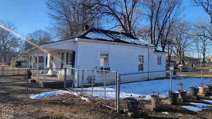 Property Photo:  517 Smith  AR 72472 
