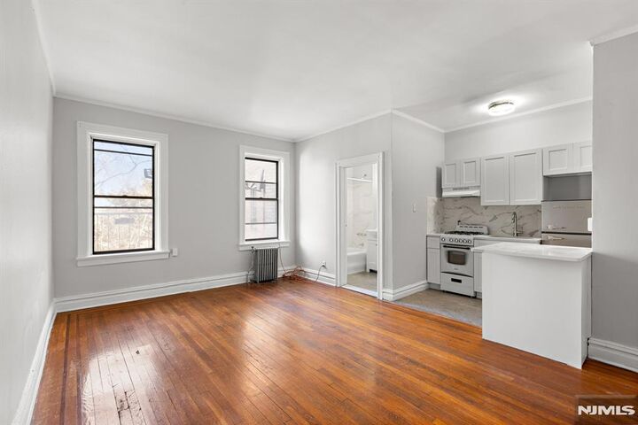 Property Photo:  821 Bergen Avenue B12  NJ 07306 