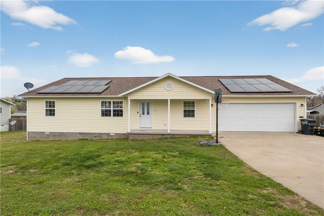 Property Photo: 1312 Hank Boulevard AR 72616