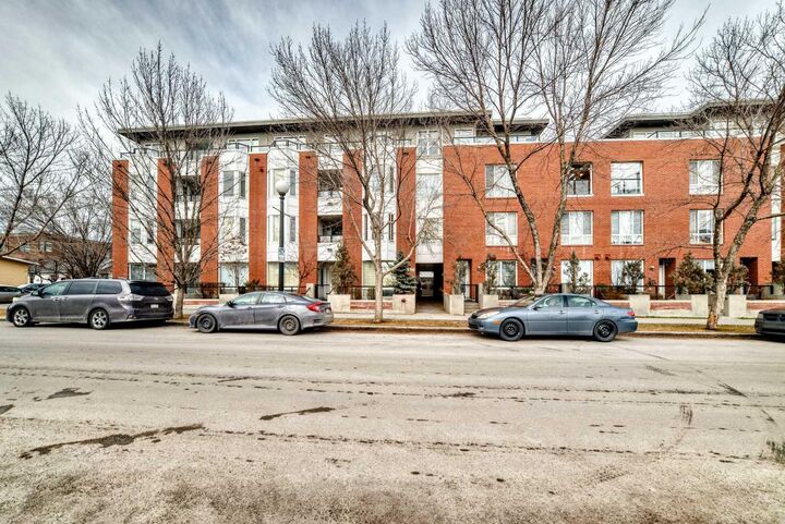 Property Photo:  830 Centre Avenue NE 204  AB T2E 9C3 