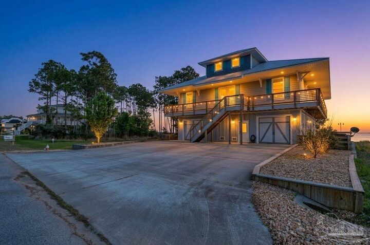 Property Photo: 1106 Oyster Bay Dr FL 32583