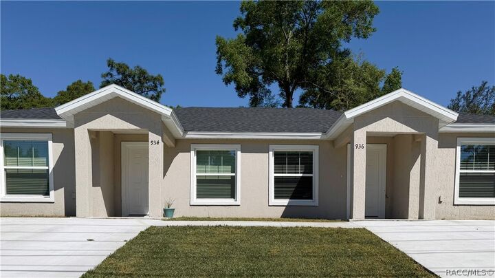 Property Photo:  934 S Apopka Avenue  FL 34452 