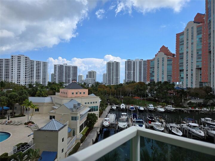 Property Photo: 3340 NE 190th St 606 FL 33180