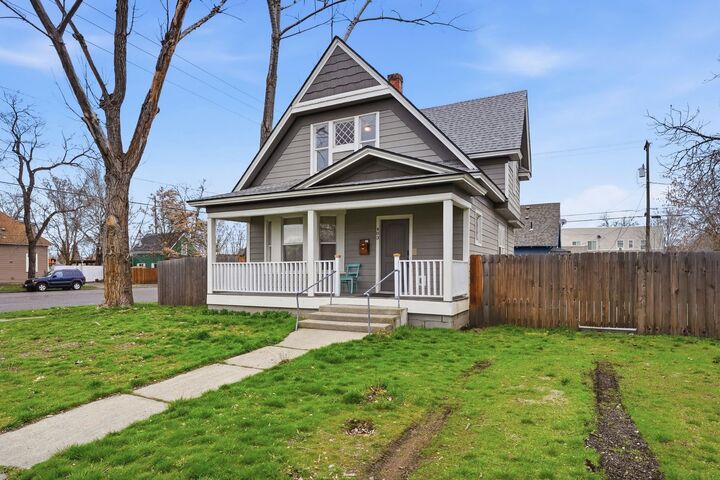 Property Photo:  403 E Ermina Ave  WA 99207 