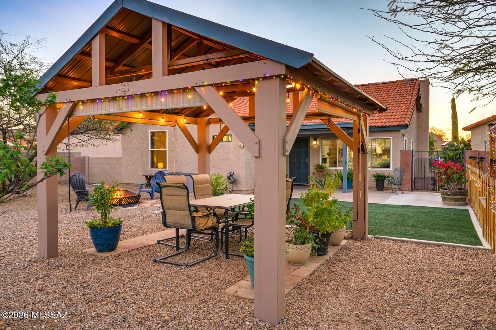 Property Photo:  8846 N Willeta Drive  AZ 85743 