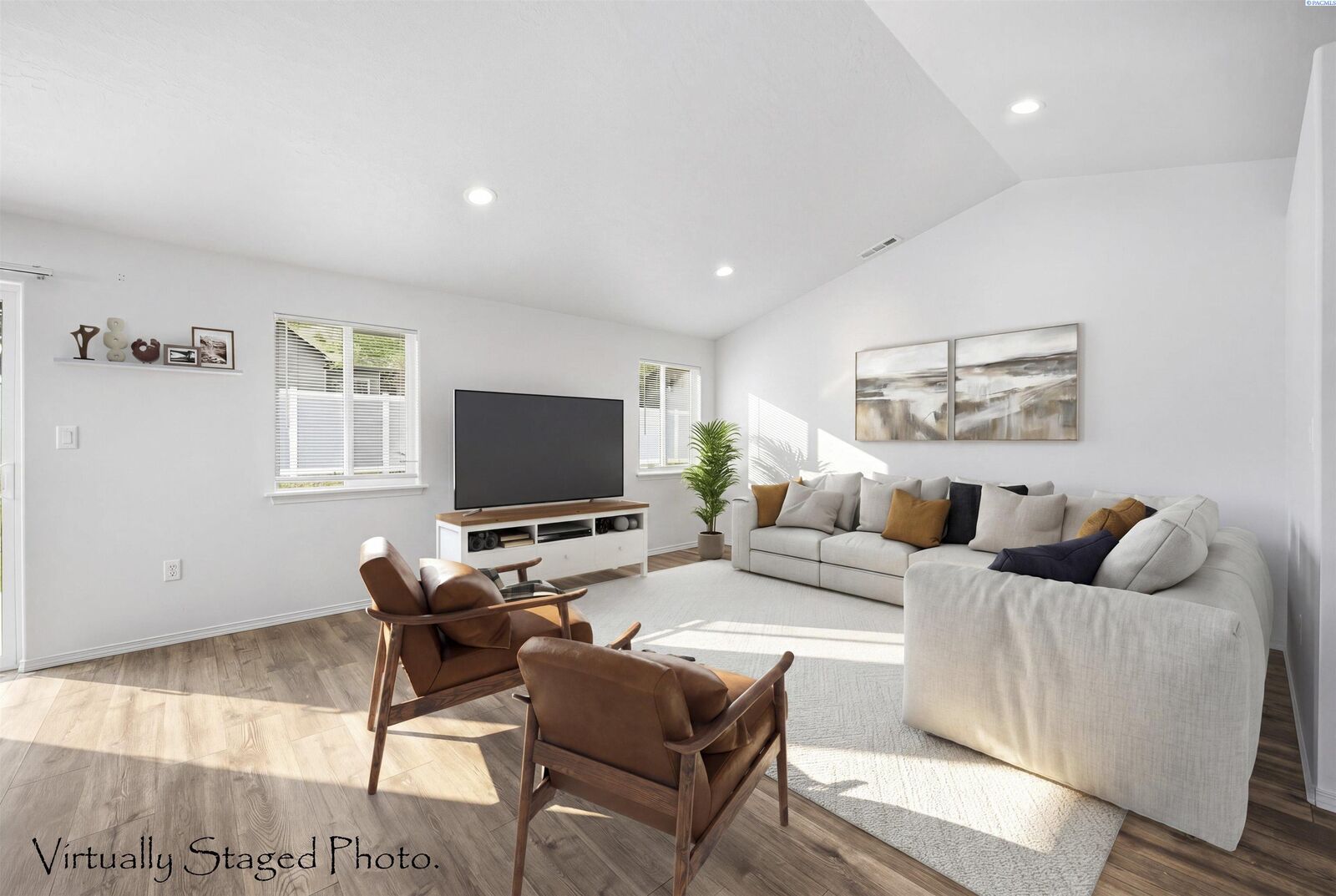 Property Photo:  620 Pappys Way  WA 98930 