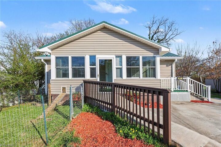 Property Photo:  997 Robbins Circle  NC 27292 