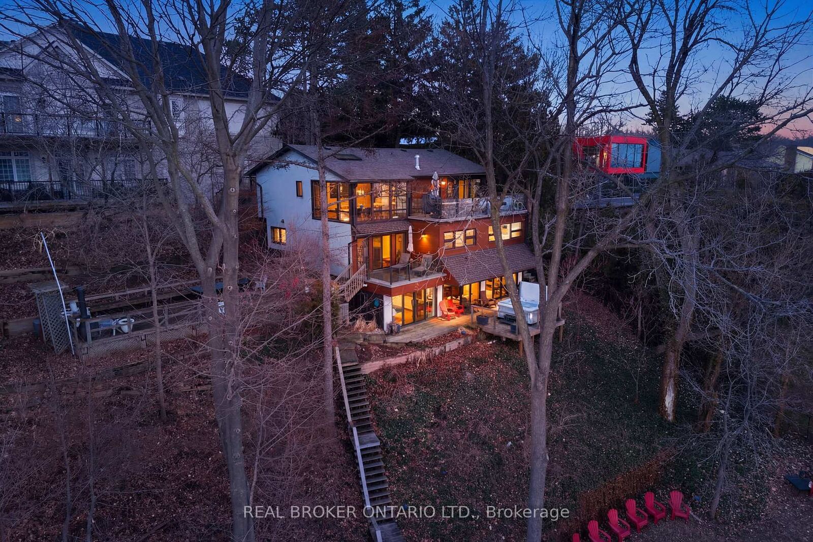 Property Photo:  868 Danforth Place  ON L7T 1S2 