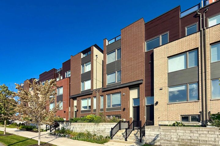 Property Photo:  271 Downsview Park Boulevard  ON M3K 0B6 