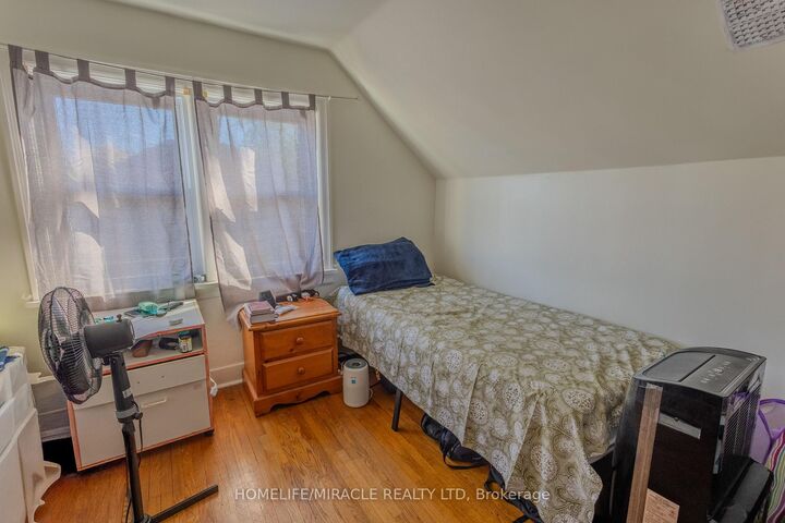 Property Photo: 437 Clarke Road ON N5W 5G6