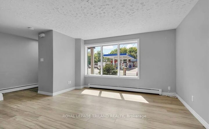 Property Photo: 18.5 Adelaide Street S ON N5Z 3J8