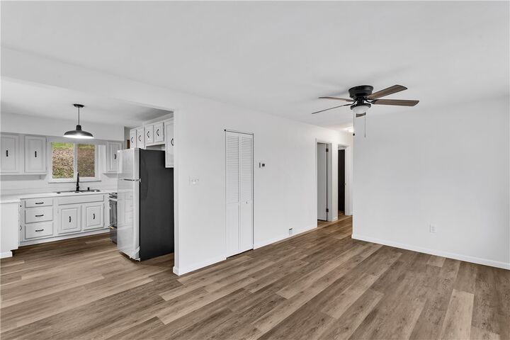 Property Photo:  2945 Strachan Ave  PA 15216 