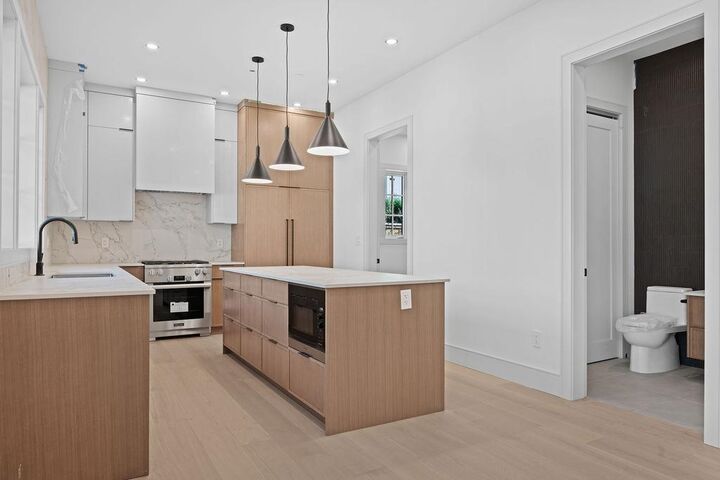 Property Photo: 6853 Cypress Street BC V6P 5L9