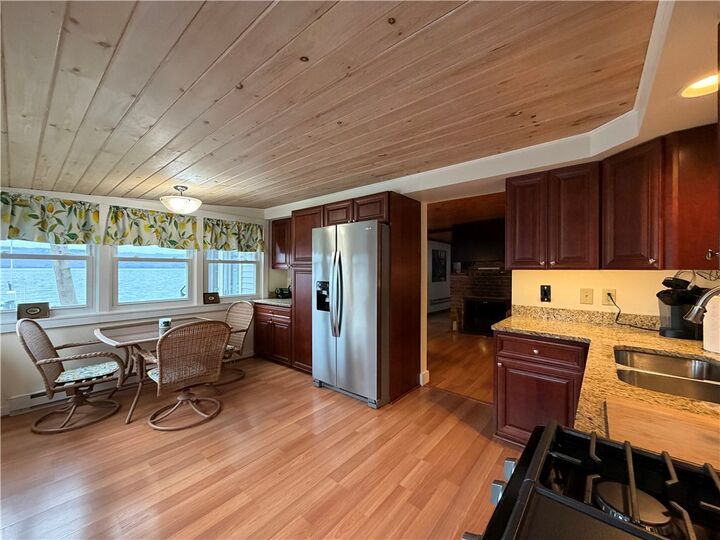 Property Photo:  5535 Peach Orchard Point  NY 14841 