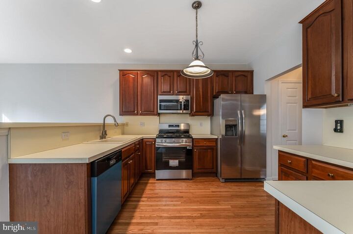 Property Photo:  4 Pinehurst Circle  NJ 08801 