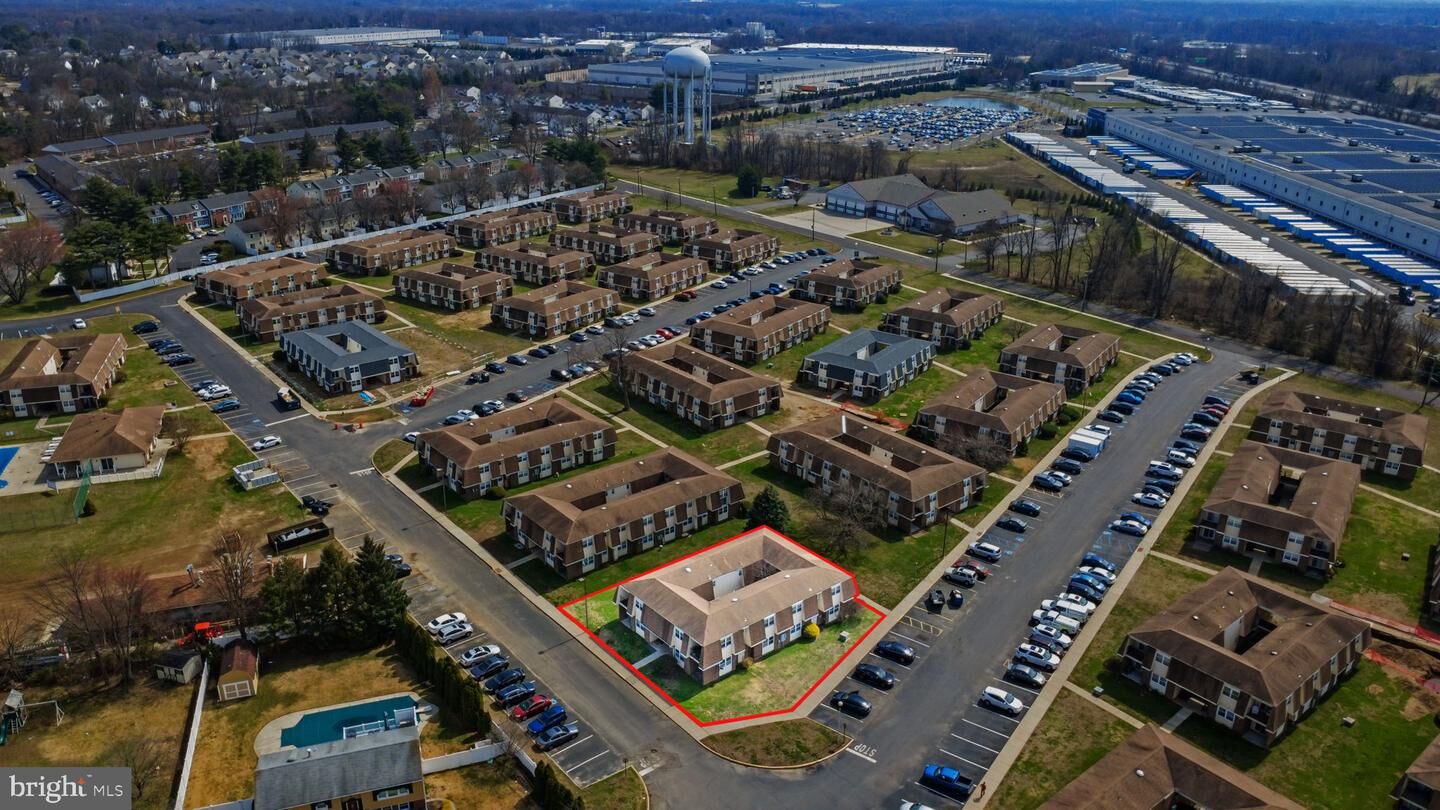 Property Photo:  24 Florence Tollgate Place -1 24-1  NJ 08518 