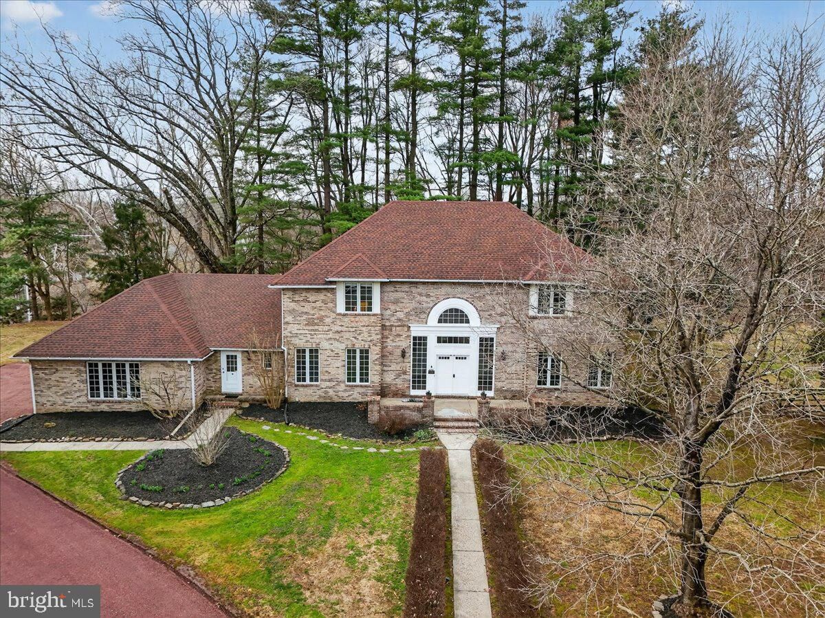 Property Photo:  3 Mansion Hill Drive  NJ 08628 