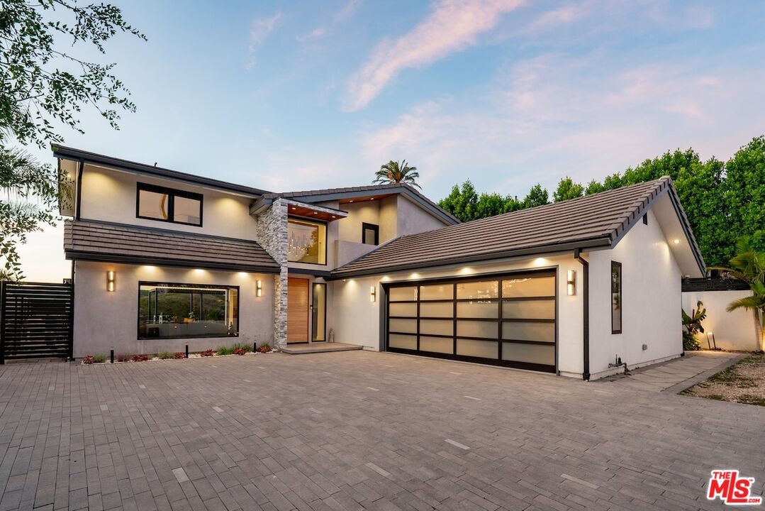 Property Photo: 26029 Farmfield Rd CA 91302