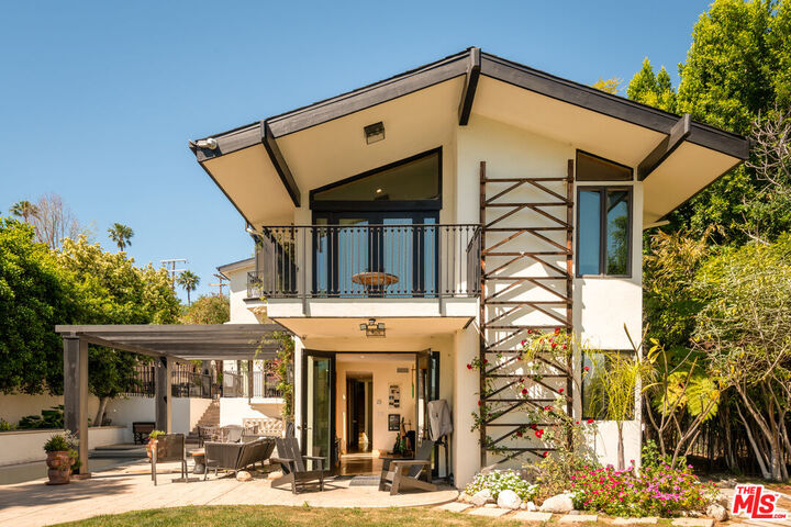 Property Photo:  16820 Oak View Dr  CA 91436 