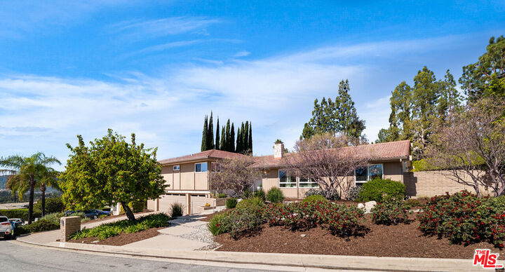 Property Photo:  411 Meadowview Dr  CA 91011 