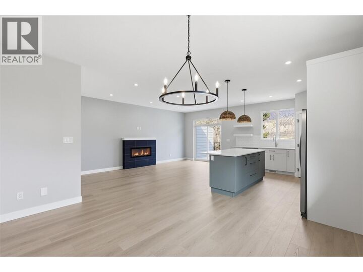 Photo de la propriété:  5870 Dallas Drive  BC V2C 4X2 