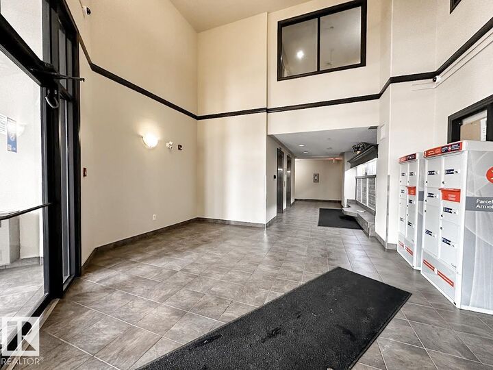 Property Photo: 7331 South Terwillegar Drive NW 6315 AB T6R 0L9