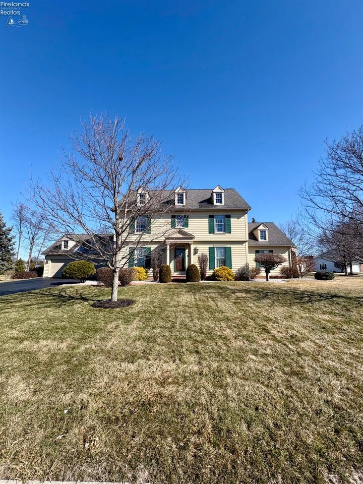 Property Photo:  499 Williamsburg Drive  OH 44883 