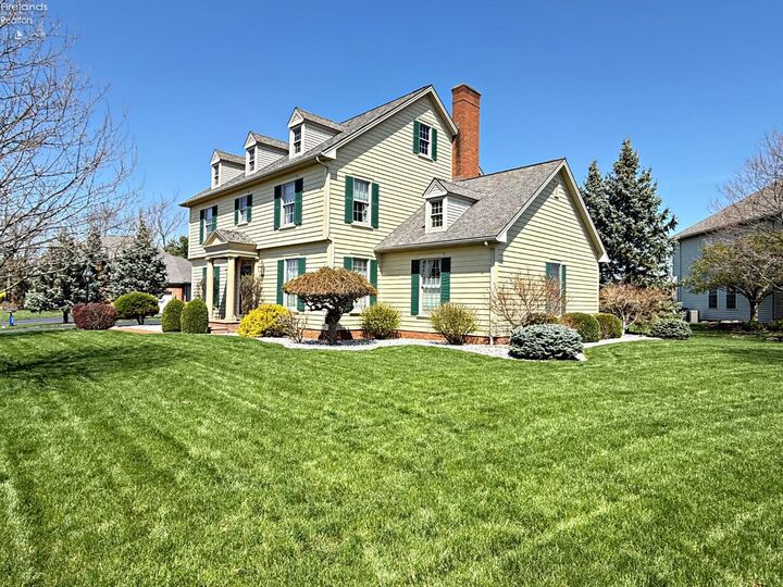 Property Photo:  499 Williamsburg Drive  OH 44883 