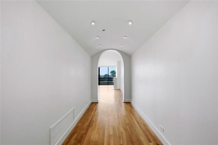 Property Photo:  2660 Peachtree Road NW 9G  GA 30305 