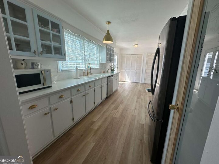 Property Photo:  108 E Creekview Drive SW  GA 30165 