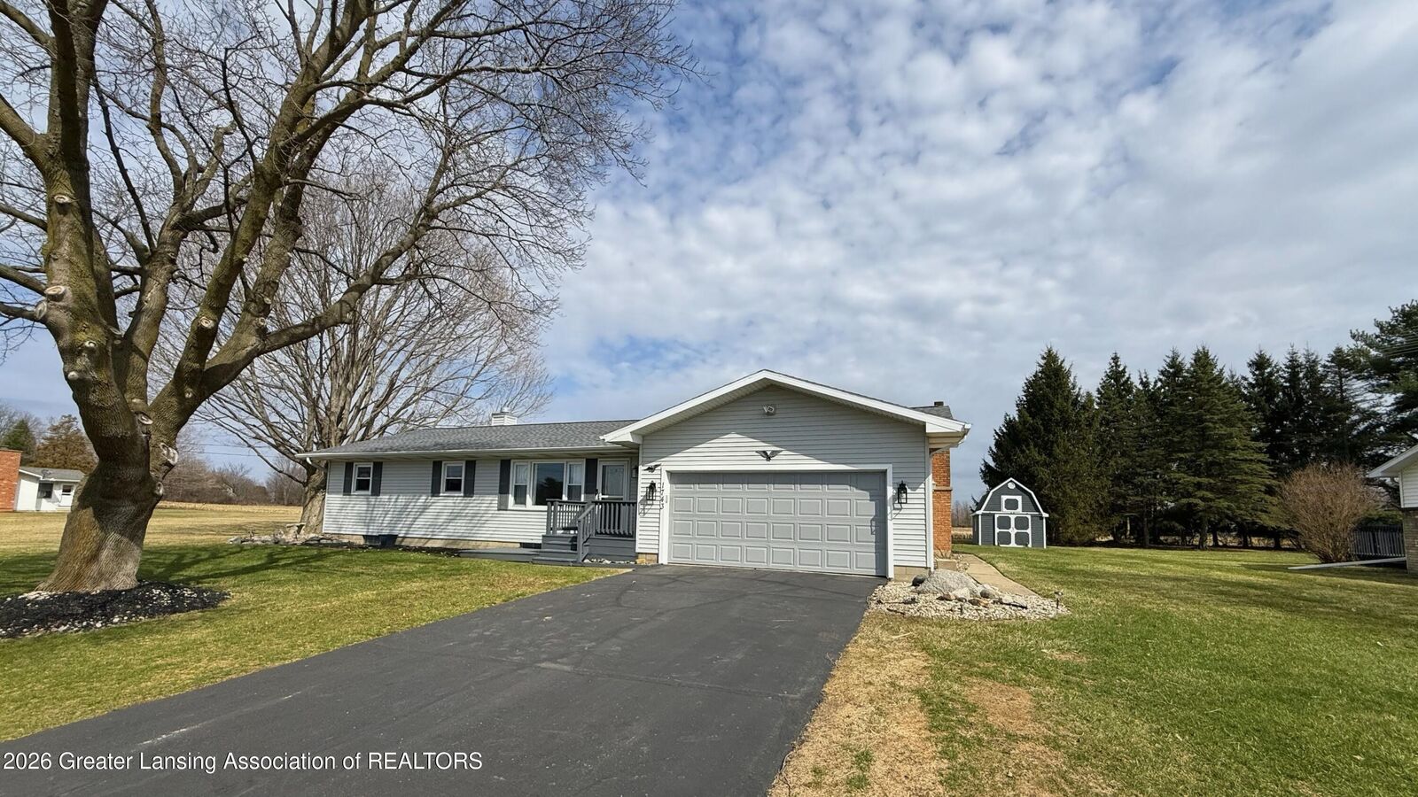 Property Photo: 1743 Brookfield Road MI 48813