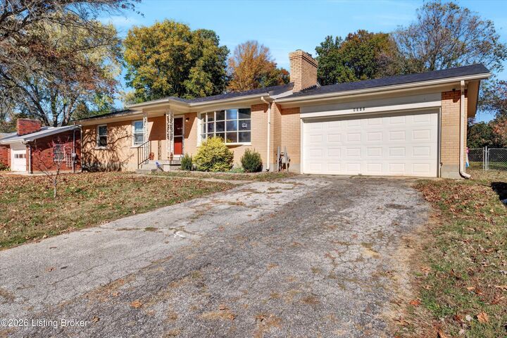 Property Photo:  4212 Silvercreek Rd  KY 40272 