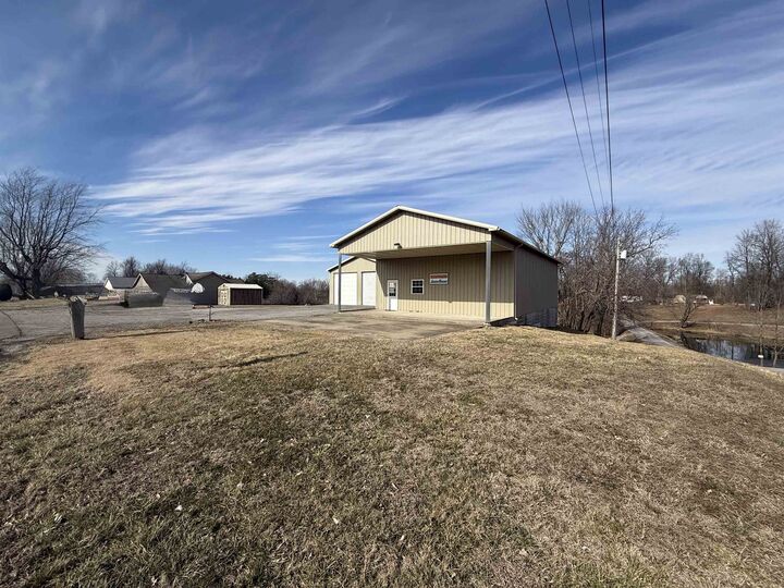 Property Photo:  1310 McLeod Ln  KY 42431 